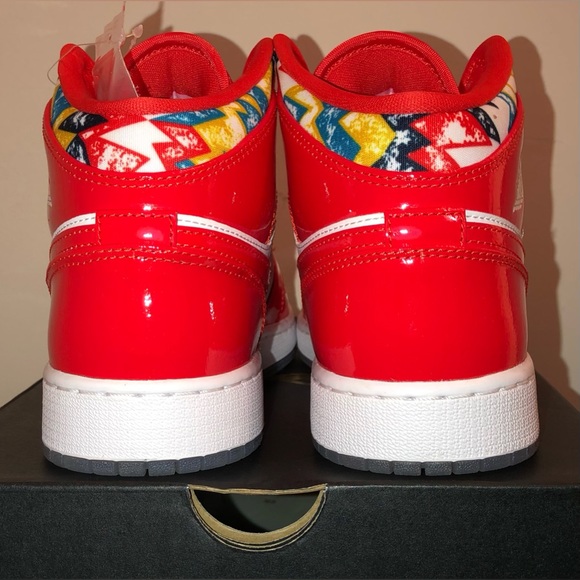 AIR JORDAN 1 MID SE “BARCELONA SWEATER” BRAND NEW GRADE SCHOOL SIZE 7Y - Picture 3 of 5